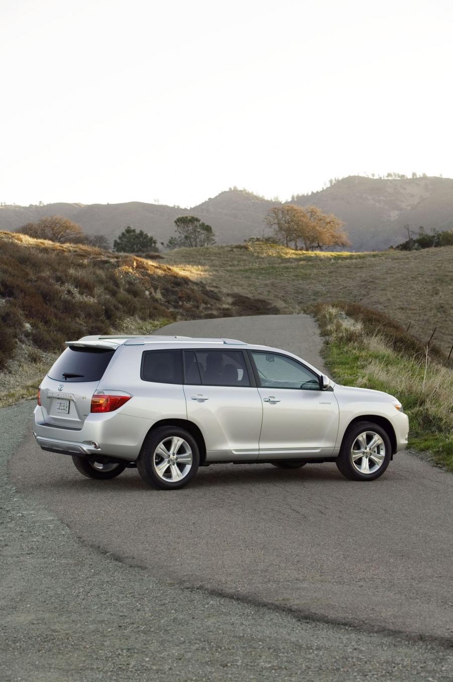  Toyota Highlander 2008 года  (фото 23 из 34)